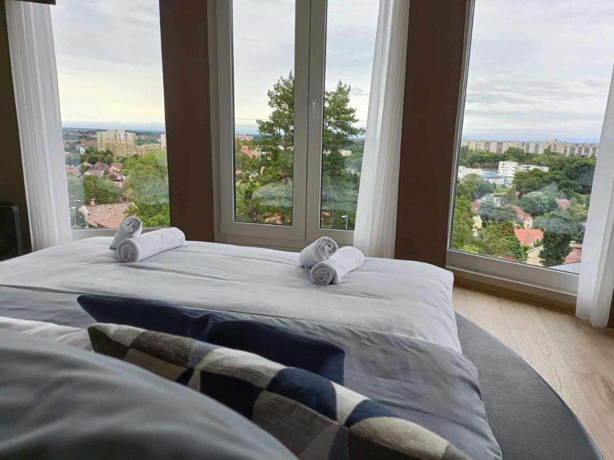 West Panorama Penthouse - Apartment With A Fantastic View Of The City Сомбатхей Экстерьер фото