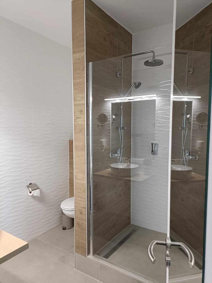 West Panorama Penthouse - Apartment With A Fantastic View Of The City Сомбатхей Экстерьер фото