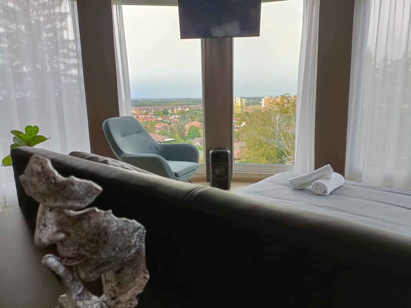 West Panorama Penthouse - Apartment With A Fantastic View Of The City Сомбатхей Экстерьер фото