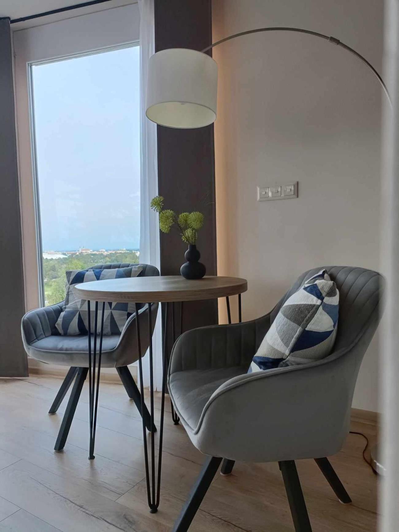 West Panorama Penthouse - Apartment With A Fantastic View Of The City Сомбатхей Экстерьер фото