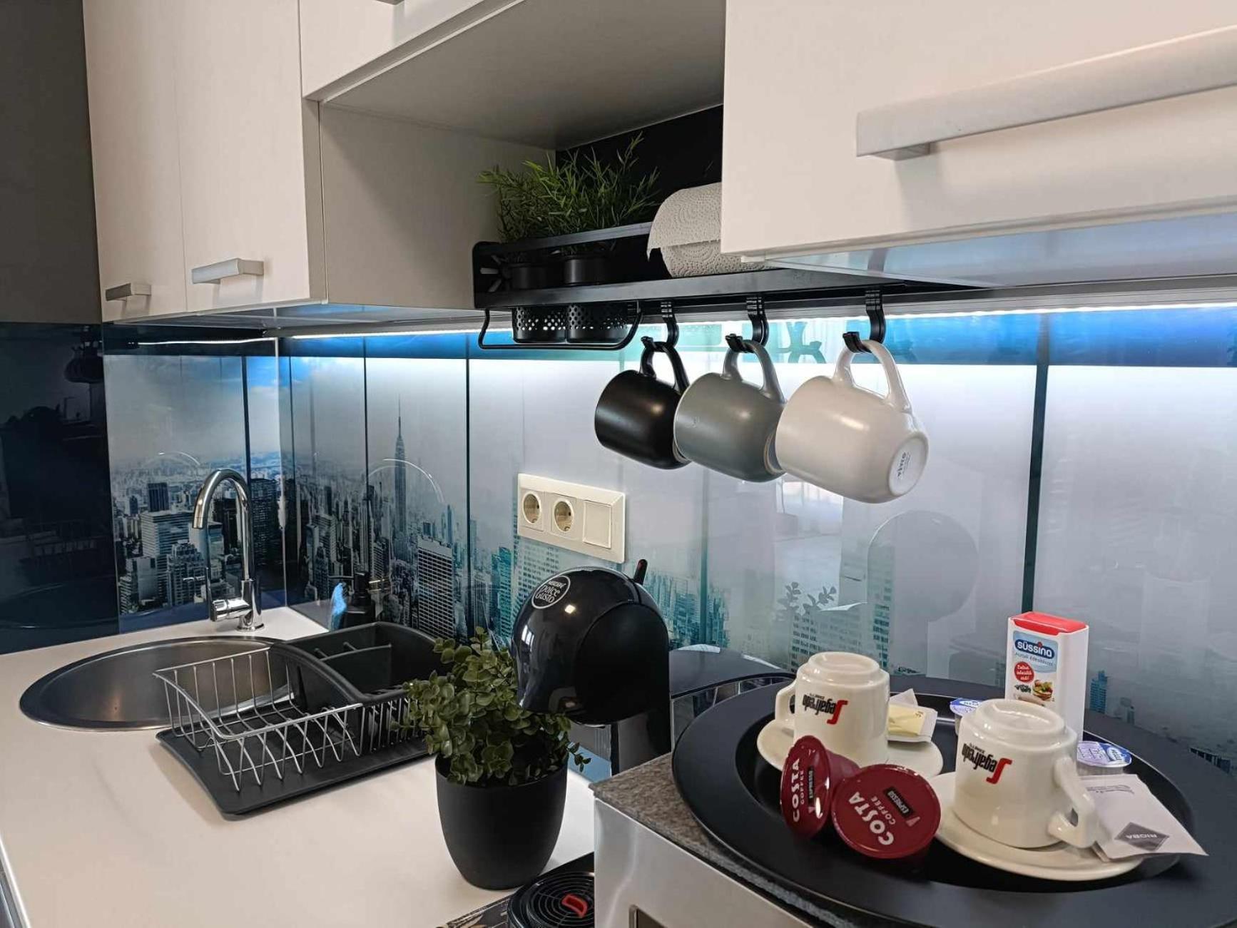 West Panorama Penthouse - Apartment With A Fantastic View Of The City Сомбатхей Экстерьер фото