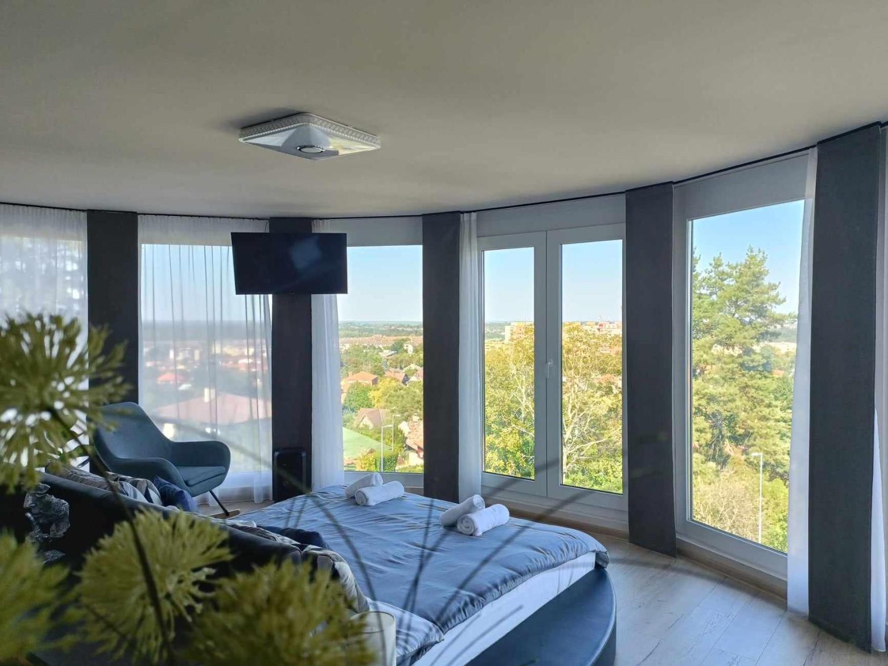 West Panorama Penthouse - Apartment With A Fantastic View Of The City Сомбатхей Экстерьер фото